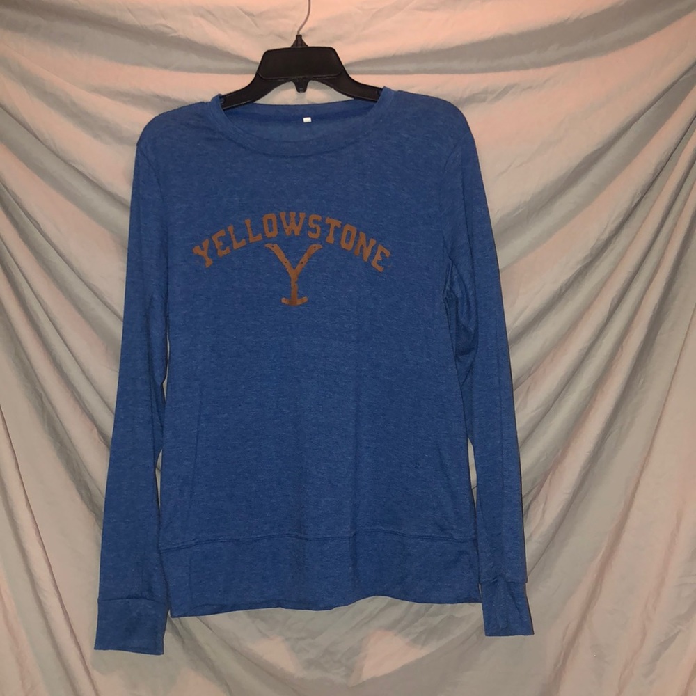 NWOT- blue long sleeved “Yellowstone “ t shirt- size M